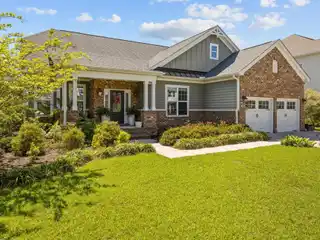 Well-cared-for Home with a Flowing Plan