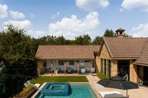 The Epitome of Luxury Living in Exclusive Calera