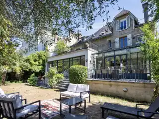 Unique Light-Filled Luxury Residence