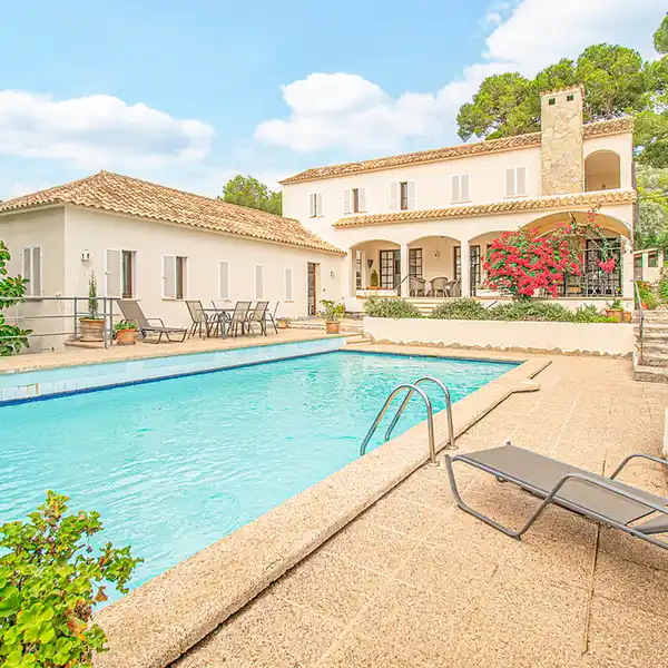 BEAUTIFUL VILLA WITH POOL AND PANORAMIC VIEWS IN ​​COSTA DE LOS PINOS