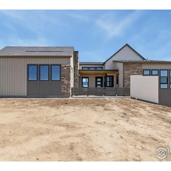 SINGLE-STORY STUNNER IN A REMARKABLE MASTER-PLANNED COMMUNITY