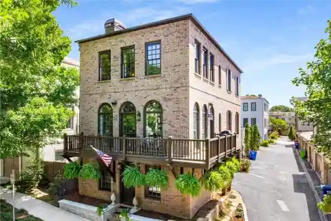 Beautifully Updated Residence in Glenwood Park