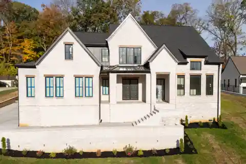 New Custom Luxury Home in Raintree