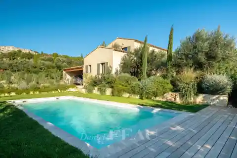 Bright Modern Home with Heated Pool