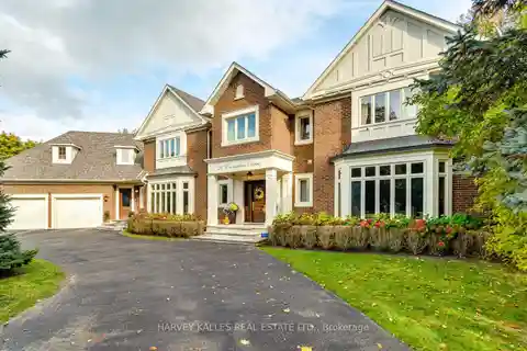 Impressive Waterfront Property in the Heart of Oakville