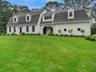 Sophisticated Traditional Colonial in Prime Neighborhood Setting