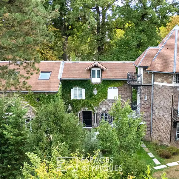 MAGNIFICENT COMPLETELY RENOVATED 1830 FARMHOUSE