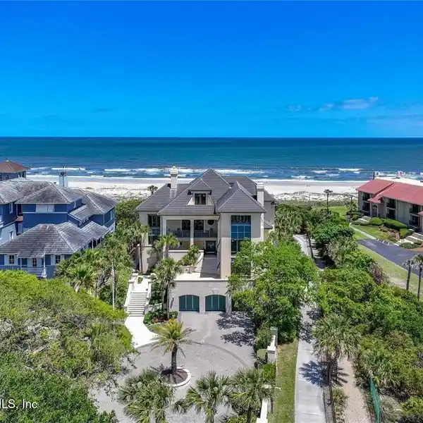 ONCE-IN-A-GENERATION OCEANFRONT ESTATE