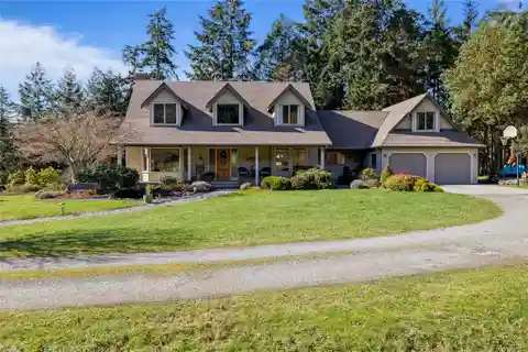 Inspiring 10-Acre Cottage Retreat