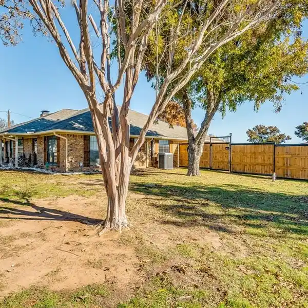BEAUTIFULLY REMODELED RANCH HOME IN BROCK