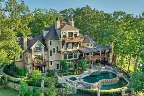 Magnificent Property on the Shores of Lake Blue Ridge