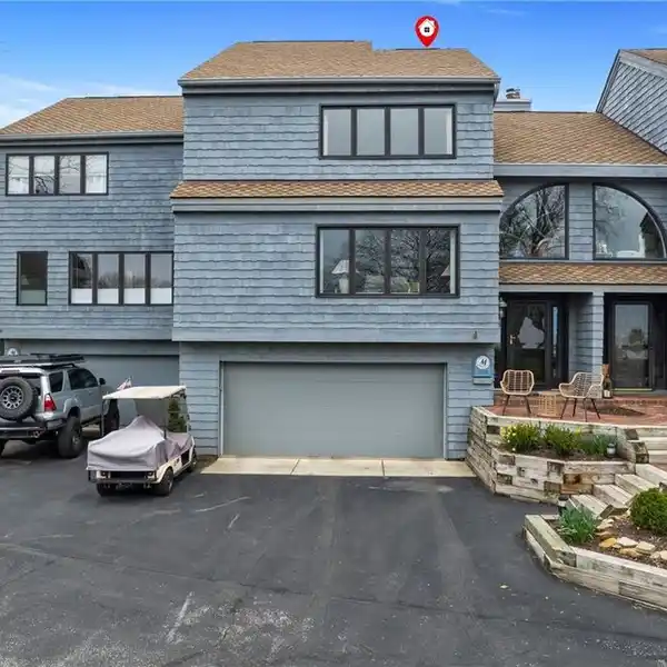 EXQUISITE CONDO AT SAWMILL CREEK
