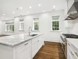 Spacious Luxury Condo in the Heathcote