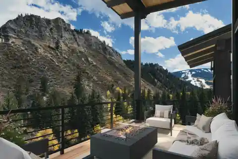 Four Bedroom End Residence in Arcadian on Beaver Creek