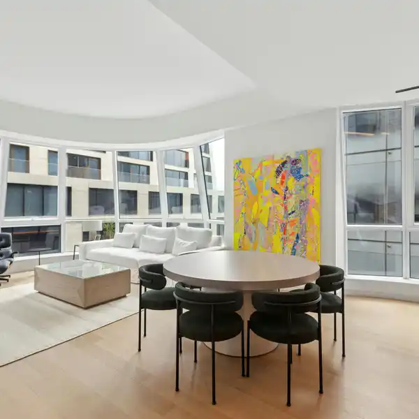 TRIPLE MINT CONDO AT LANTERN HOUSE