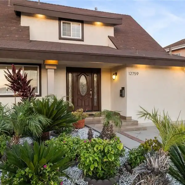 TURNKEY GEM IN PRIME NORTH HOLLYWOOD
