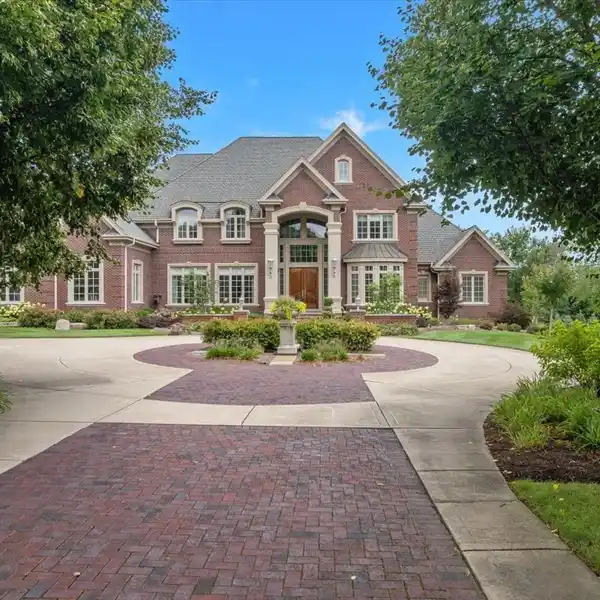THE ULTIMATE LUXURY RETREAT IN CRANE ROAD ESTATES