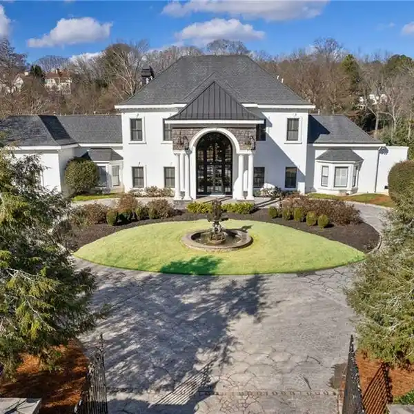 EQUESTRIAN ESTATE ACROSS FROM THE CHATTAHOOCHEE RIVER