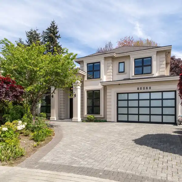 CUSTOM HOME IN PRESTIGIOUS BROADMOOR