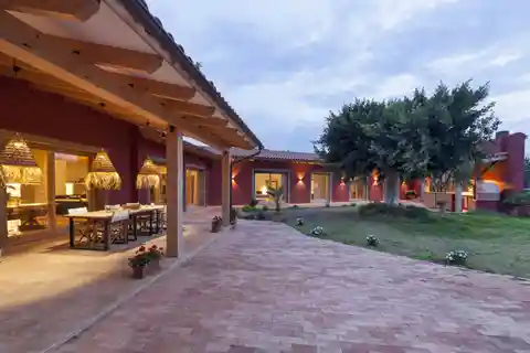 An Enchanting Property in a Beautiful Setting