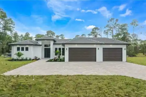 Luxury Living in Golden Gate Estates