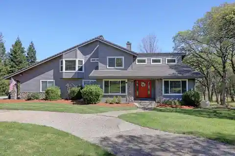 The Perfect Blend of Elegance and Comfort