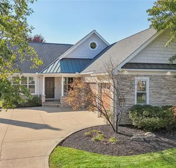 STRIKING MODERN COLONIAL HOME IN STERLING LAKES OF PEPPER PIKE