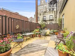 Fantastic Penthouse Suite with Enormous Private Roof Deck
