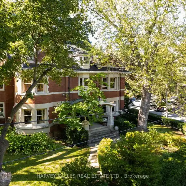 LANDMARK MANSION IN PRESTIGIOUS ROSEDALE