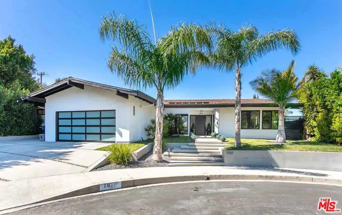 Amazing Opportunity in the Studio City Dona Streets