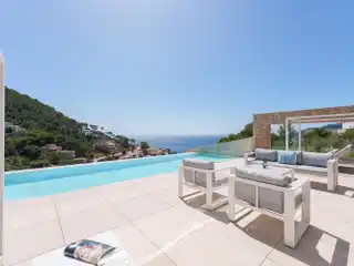 Spectacular Luxury Villa with Unobstructed Sea Views