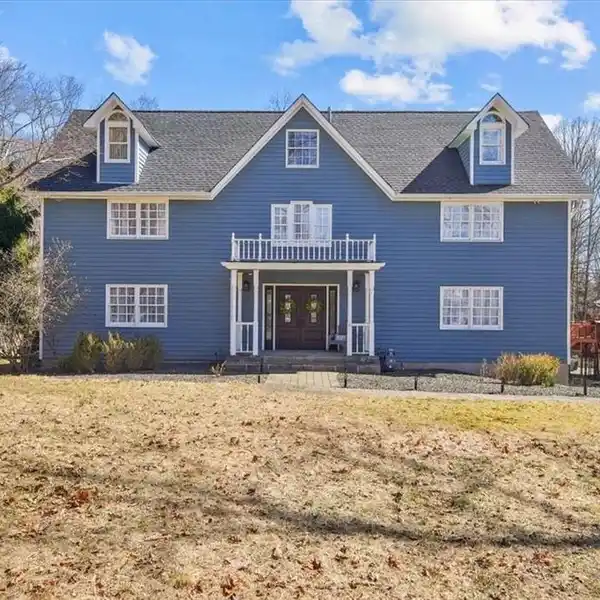SPECTACULAR FARMHOUSE COLONIAL