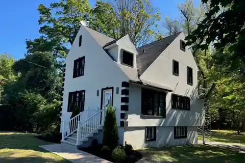 Fully Renovated Modern Elegance