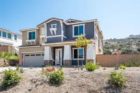 Dramatic New Construction with Spectacular Mountain Views