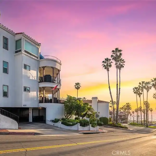 COASTAL LUXURY IN PIER BOWL