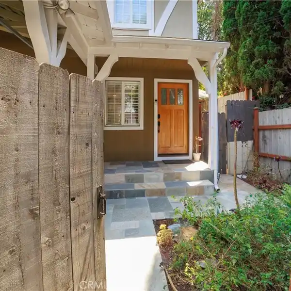 HARDWOOD FLOORS AND CLEAN MODERN LINES THROUGHOUT