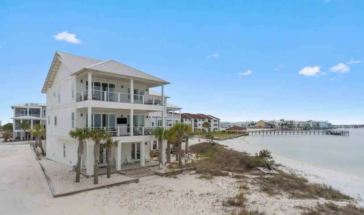 Stella Maris - Custom Sound-front Retreat