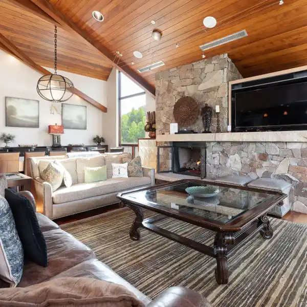 LUXURY WESTHAVEN RESIDENCE IN THE CASCADE VILLAGE