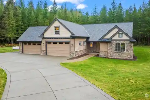 Gorgeous Home in the Gated Estates at Sugarloaf Mountain