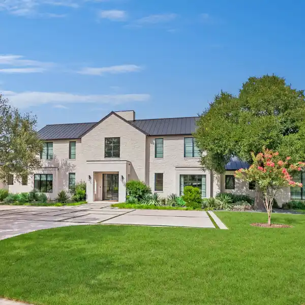 9.6-ACRE GATED LUXURY PROPERTY IN CORDILLERA RANCH