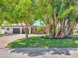 Luxurious Lighthouse Point Boater’s Paradise