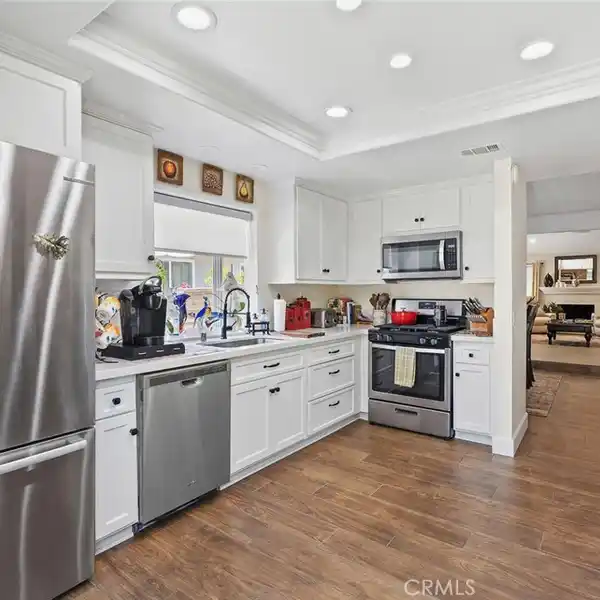 CHIC END-UNIT IN COVETED WOODBRIDGE LOCATION