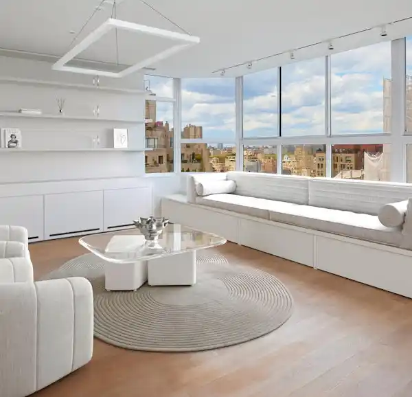 MINT TWO BEDROOM CONDO OFF PARK AVENUE