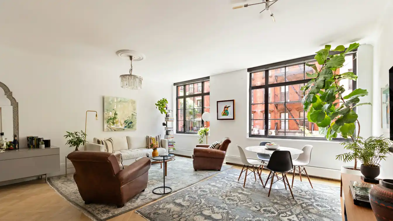 Fabulously Spacious Open-flow Home