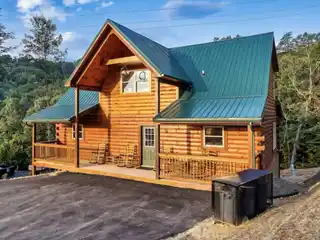 Beautiful Cabin in a Tranquil Community