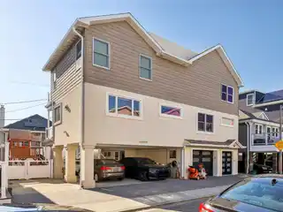 Open Plan Contemporary Home on a Double Lot