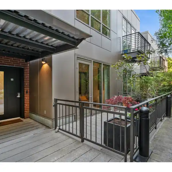 SOPHISTICATED JAMISON SQUARE TOWNHOME