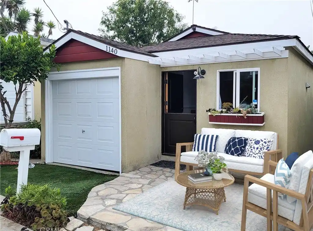 Beach Bungalow on a Quiet Cul-de-sac