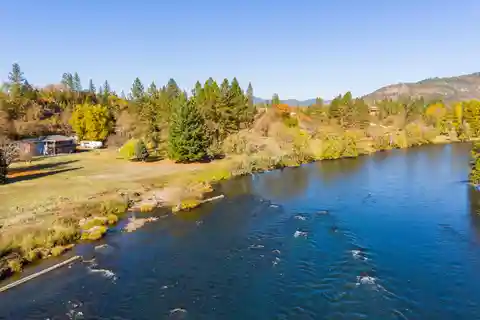 Special Property on the Rogue River
