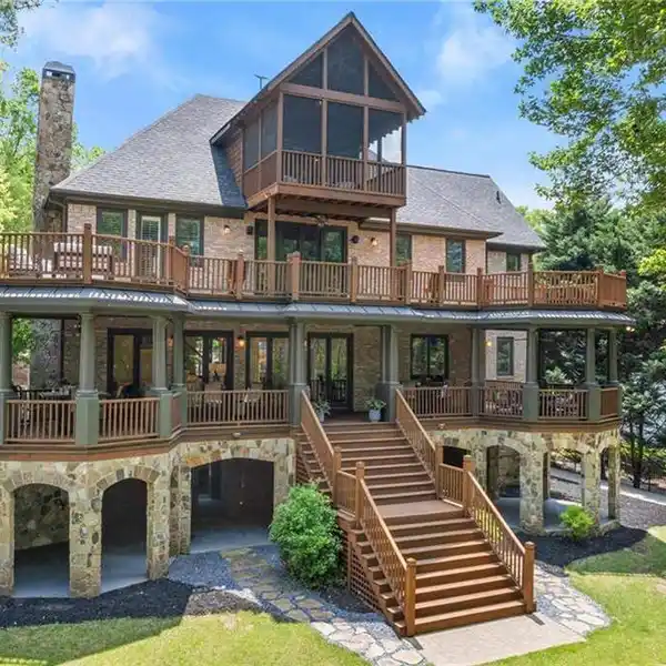 EXQUISITE CUSTOM-BUILT CRAFTSMAN LAKEFRONT ESTATE